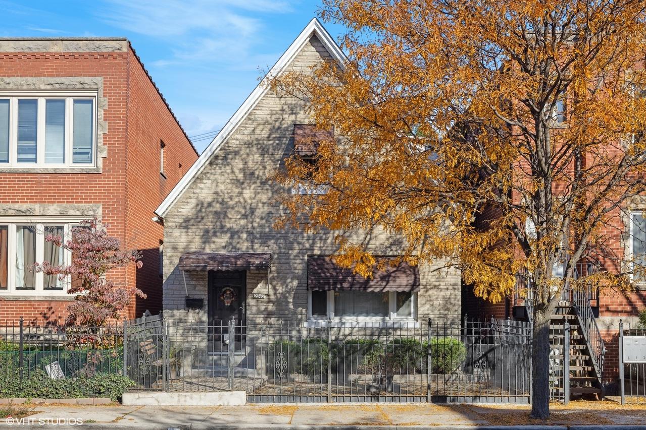 2242 W Taylor St., Chicago, IL 60612
