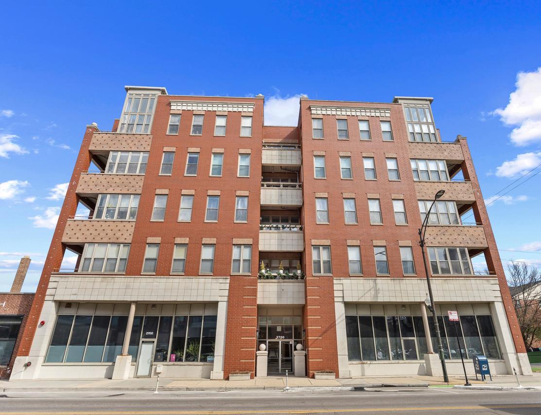 2700 W Belmont Ave. #402, Chicago, IL 60618