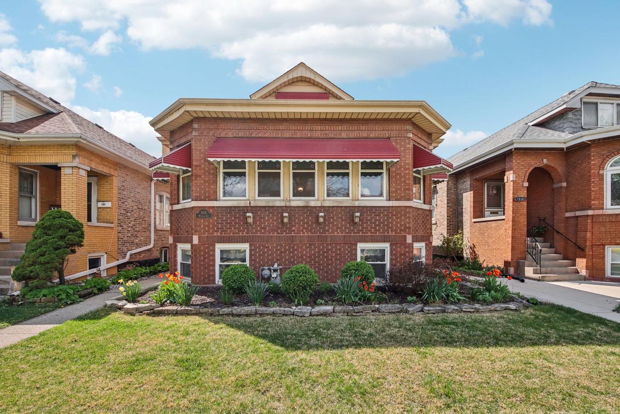 1938 Wenonah Ave., Berwyn, IL 60402