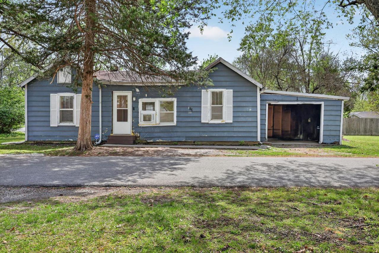 822 W Kennicott St., Carbondale, IL 62901