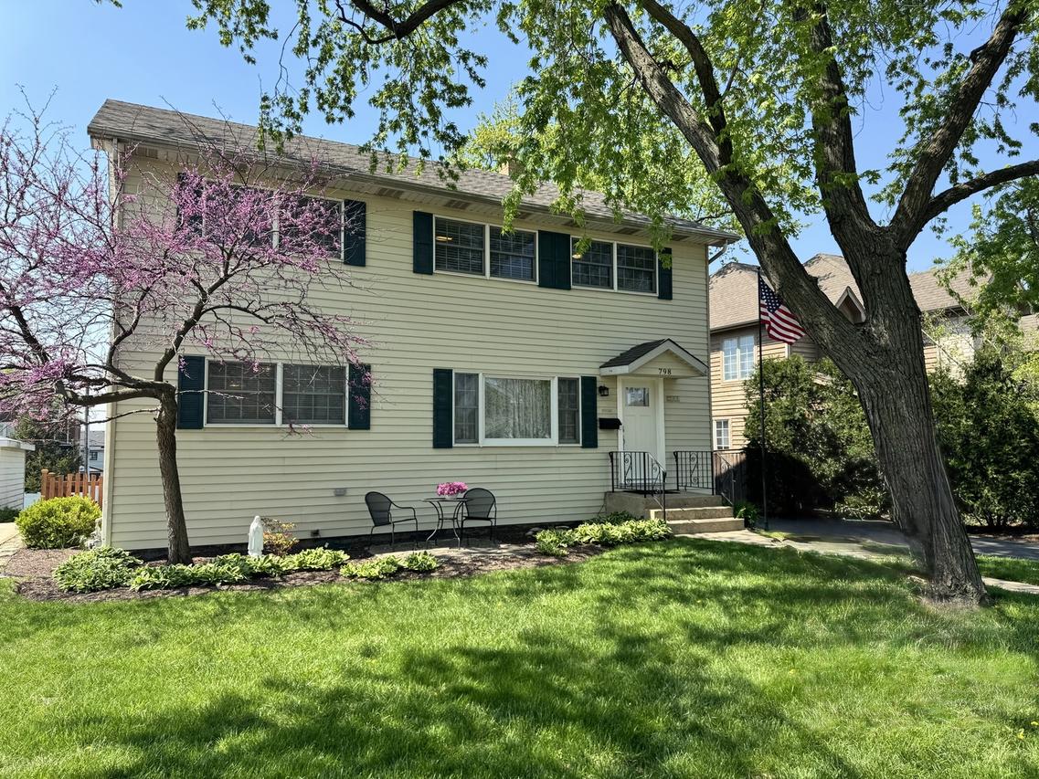 798 S Linden Ave., Elmhurst, IL 60126