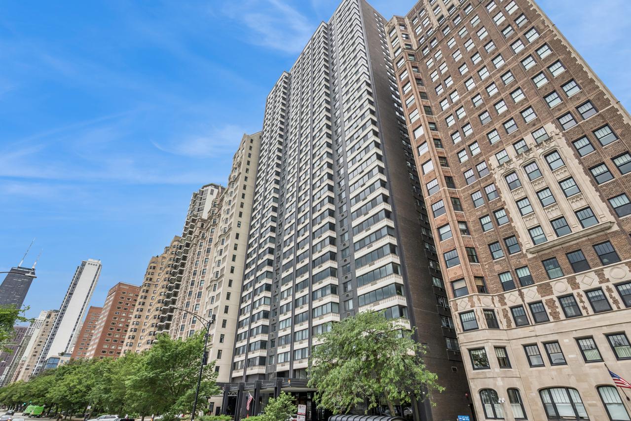 1440 N Lake Shore Dr. #21G, Chicago, IL 60610