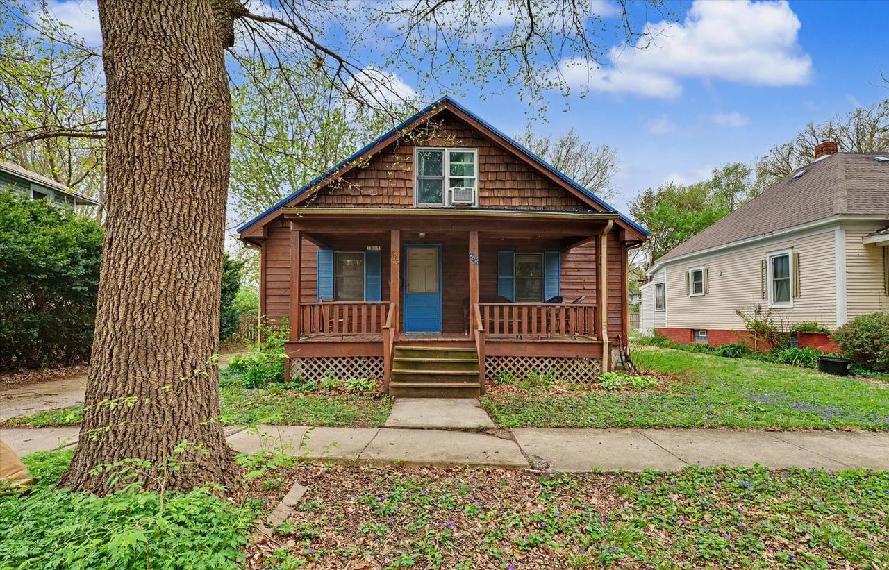 705 S Wabash Ave., Urbana, IL 61801