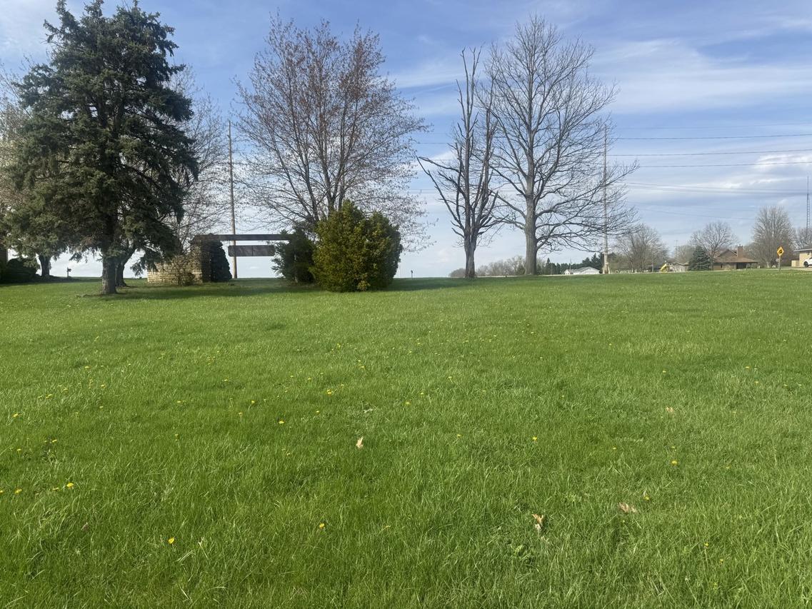 2853 N Richard Hallet Rd., Utica, IL 61373