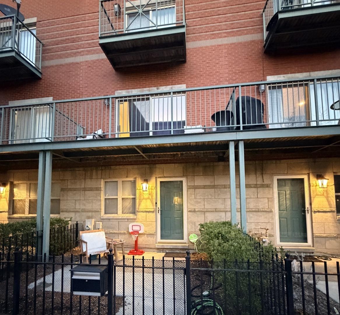 4530 S Woodlawn Ave. #1004, Chicago, IL 60653