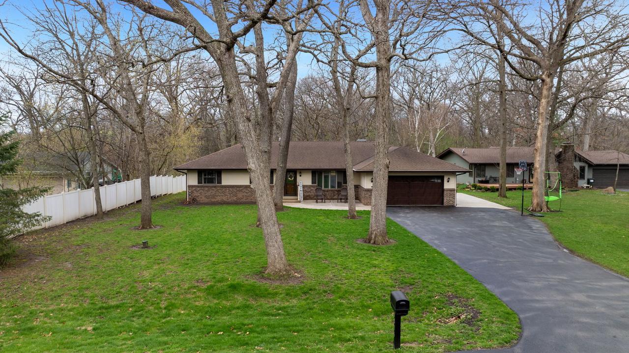 5816 N Fair Oaks Dr., Davis Junction, IL 61020