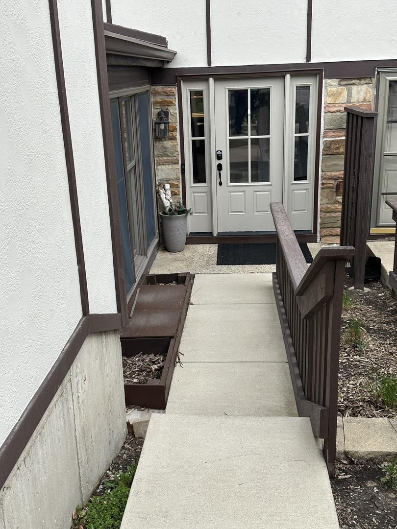 32 White Oak Cir., St. Charles, IL 60174