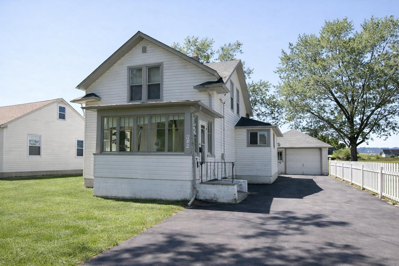 262 S Weston Ave., Elgin, IL 60123