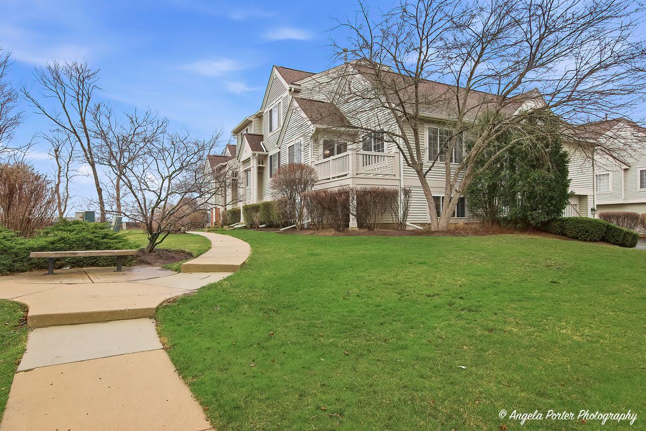 324 New Haven Dr., Cary, IL 60013