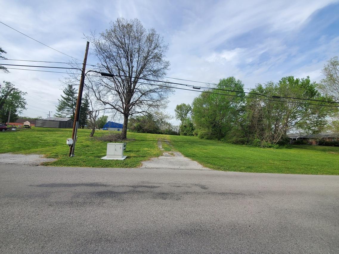 1810 W Old West Main St., Carbondale, IL 62901