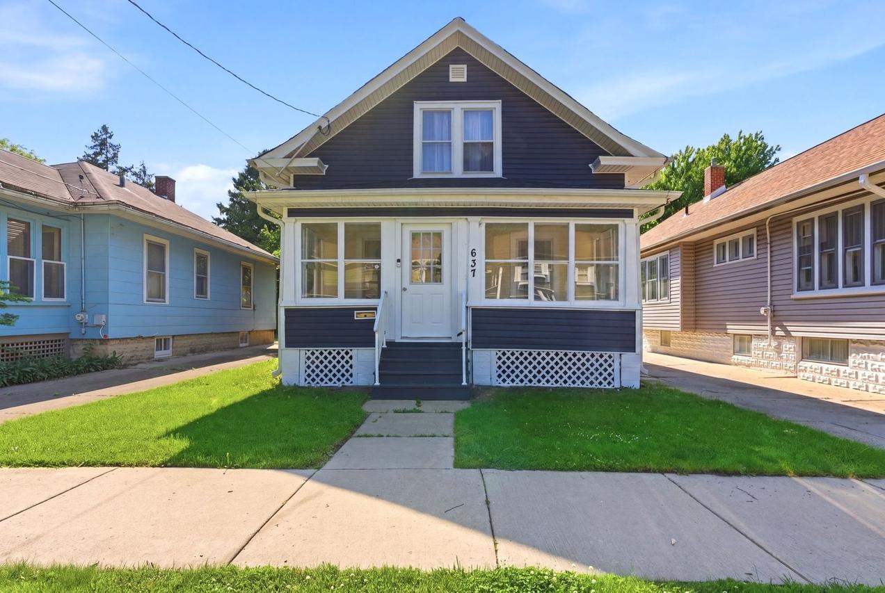 637 S Spencer St., Aurora, IL 60505