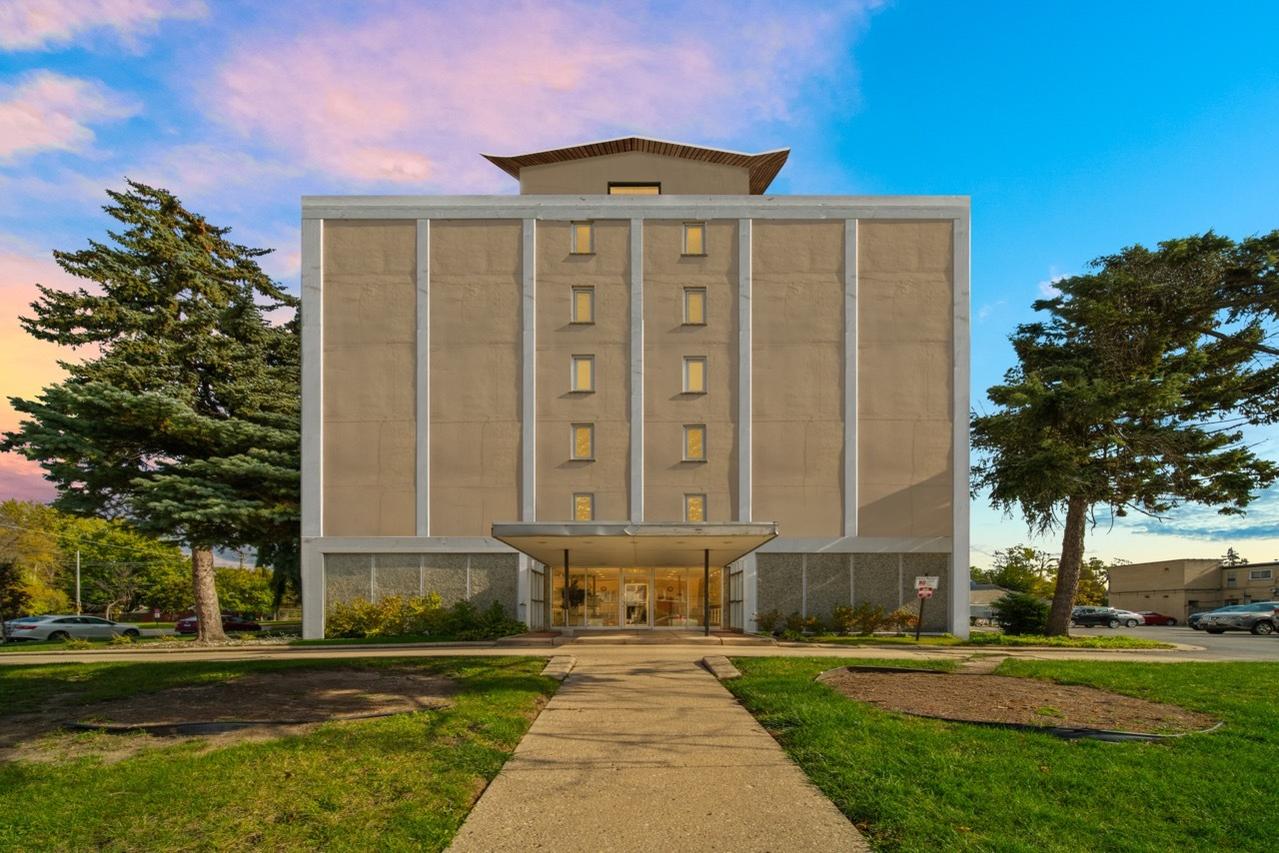 5975 N Odell Ave. #5C, Chicago, IL 60631