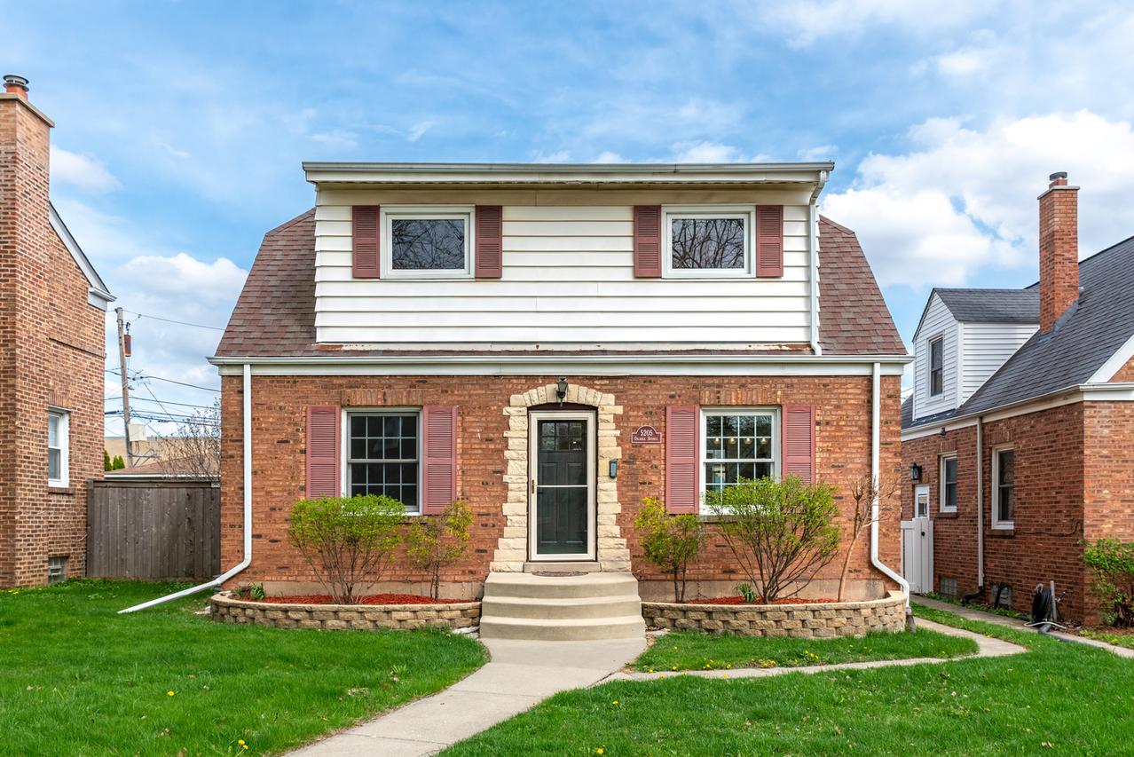 5205 N Osceola Ave., Chicago, IL 60656