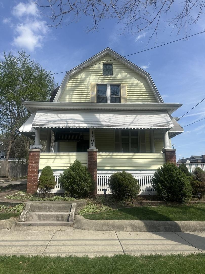 1309 N Lee St., Bloomington, IL 61701