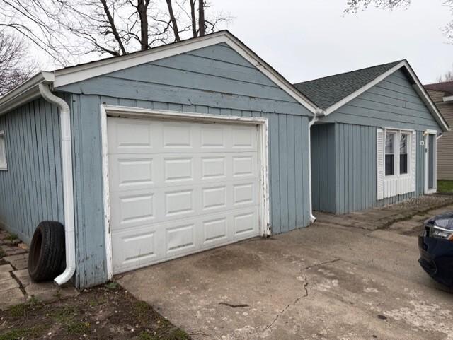 100 Hickory Dr., Carpentersville, IL 60110