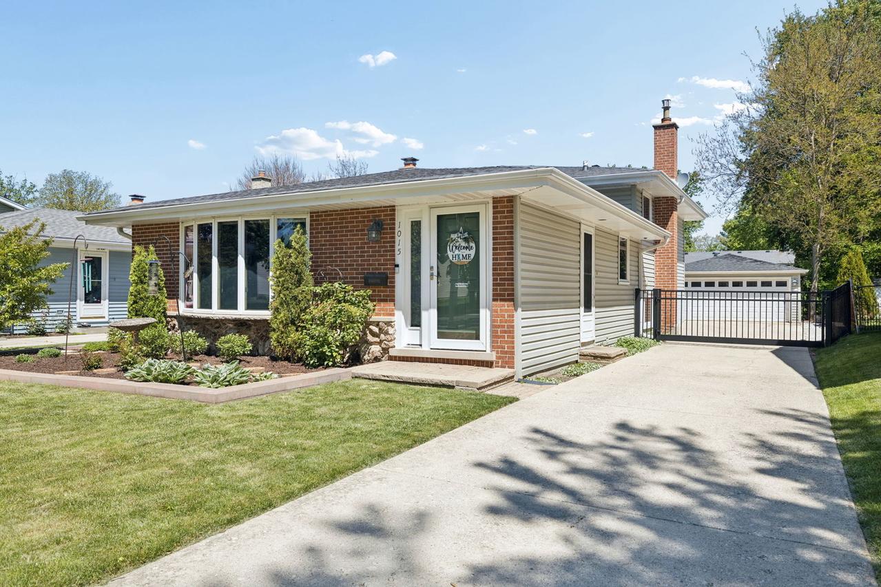 1015 E Lowden Ave., Wheaton, IL 60189