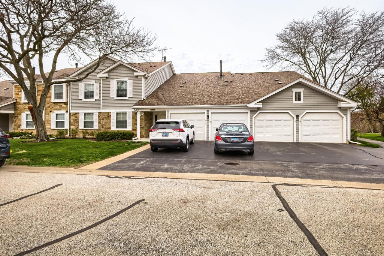 1017 Auburn Ln., Buffalo Grove, IL 60089