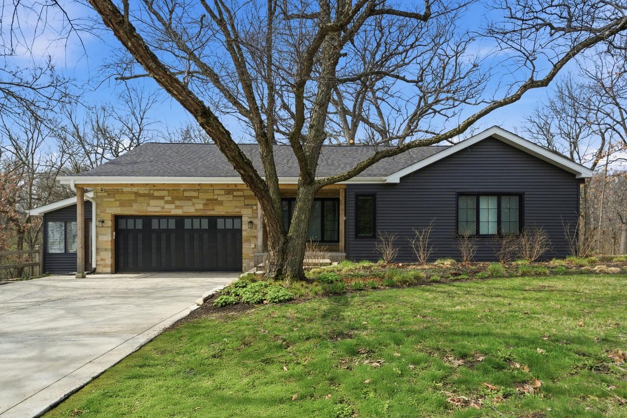 11904 S 86th Ave., Palos Park, IL 60464