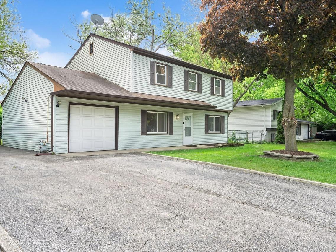 531 Redwood Rd., Bolingbrook, IL 60440