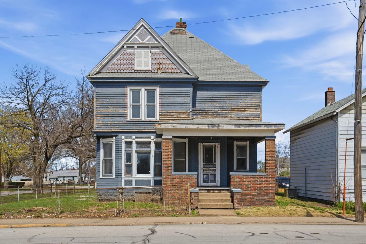 1405 7th Ave., Rock Island, IL 61201