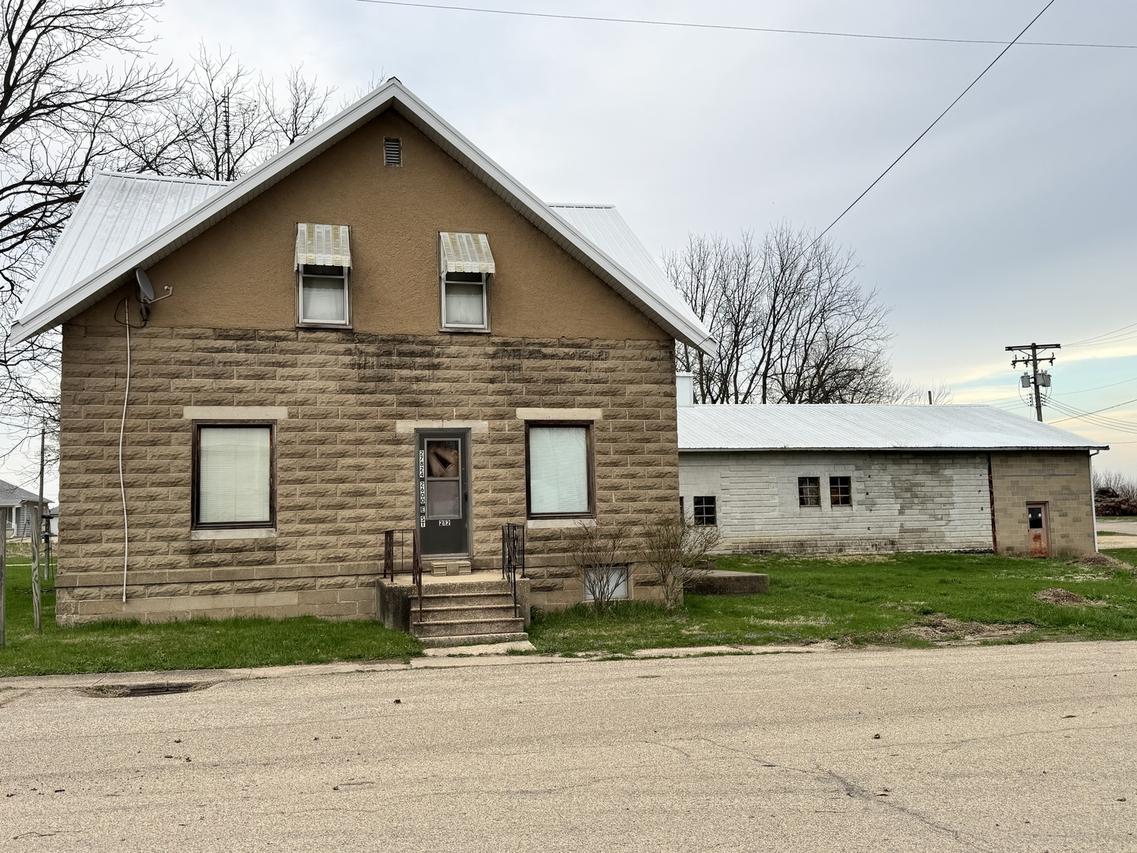 27842 2600 E St., Van Orin, IL 61374