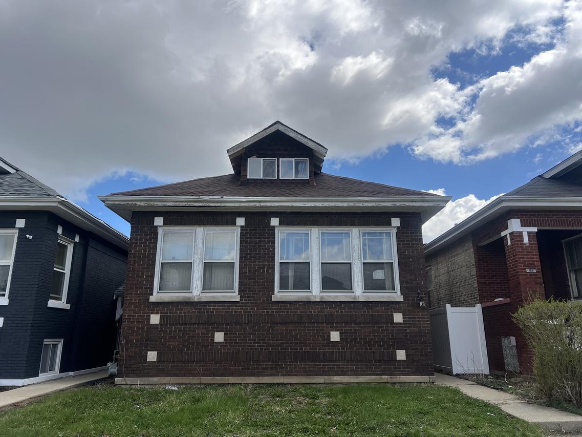 8411 S Throop St., Chicago, IL 60620