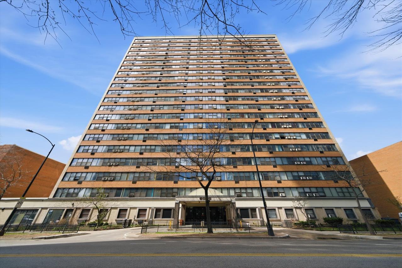 6030 N Sheridan Rd. #1001, Chicago, IL 60660