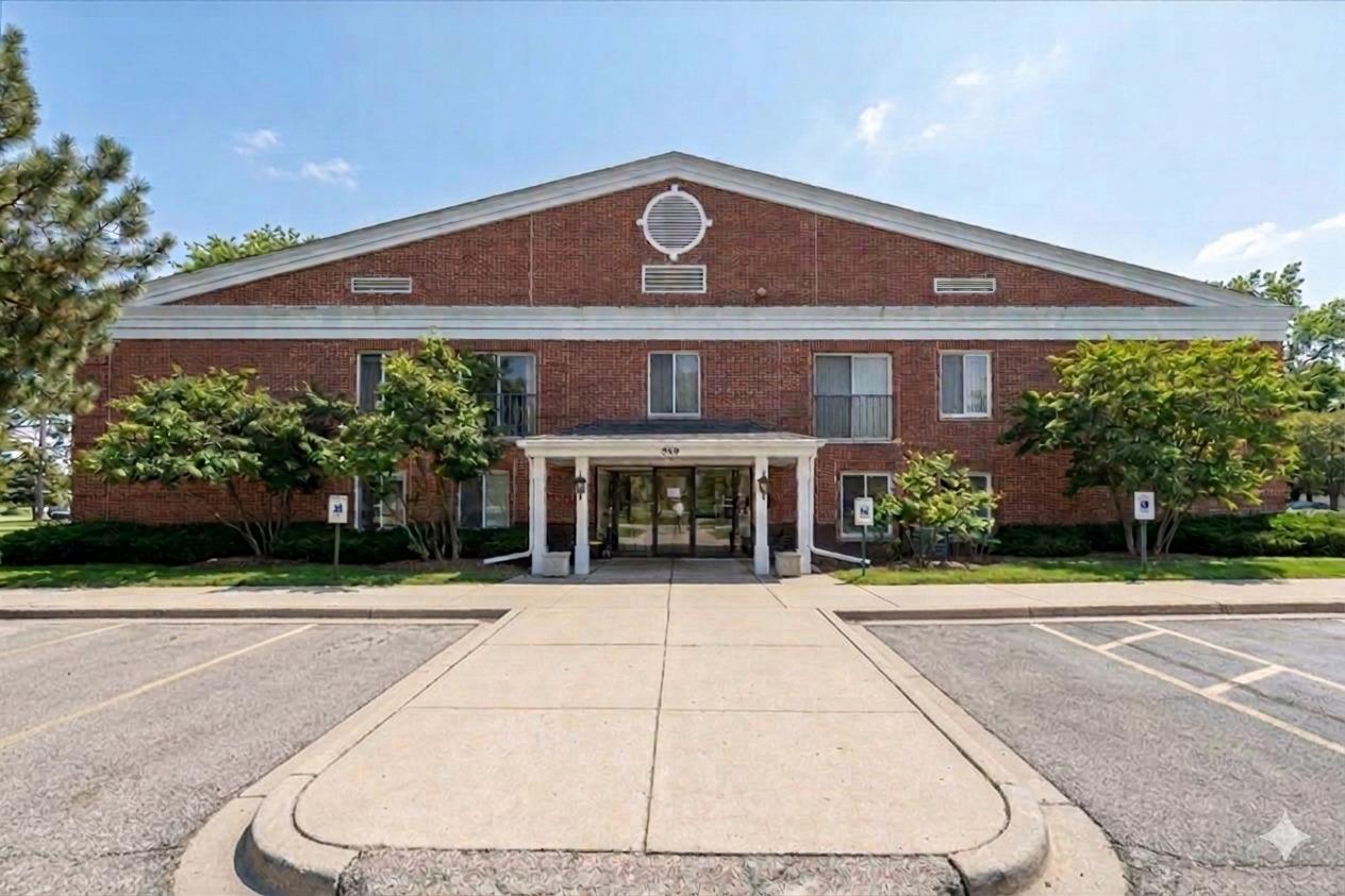 800 Ridge Rd. #117, Wilmette, IL 60091