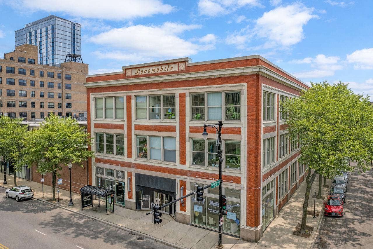 2000 S Michigan Ave. #210, Chicago, IL 60616