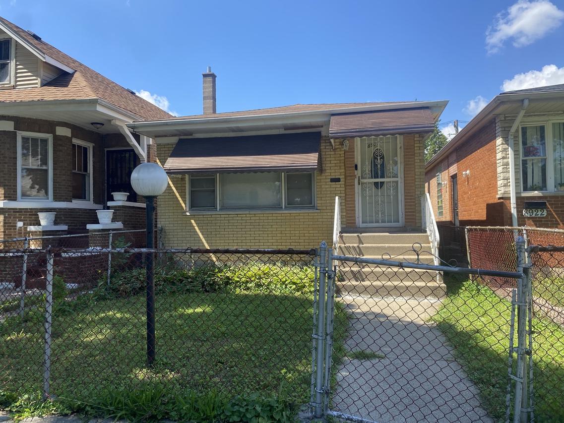 8926 S Lowe Ave., Chicago, IL 60620