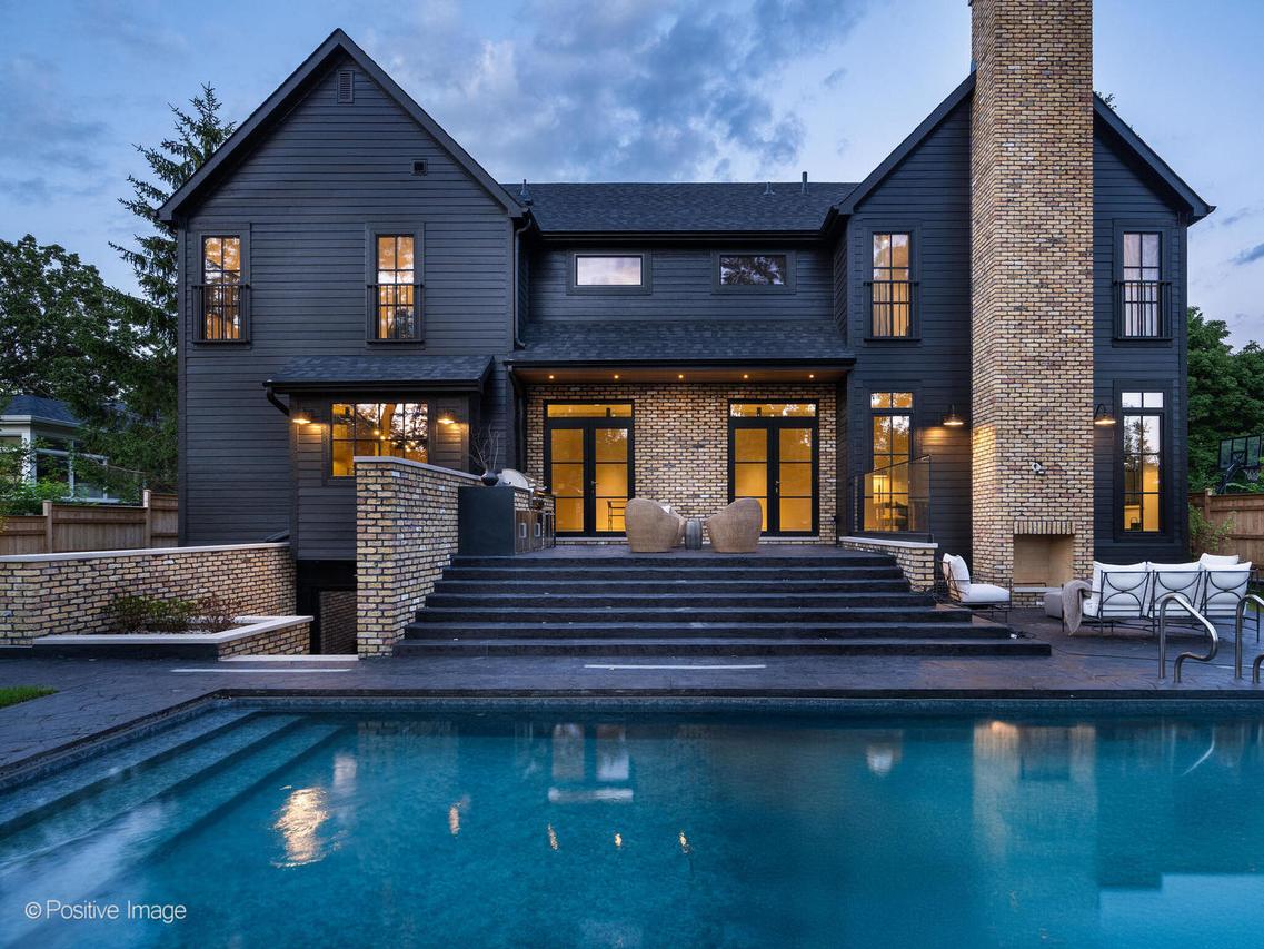 1180 Oak Ridge Dr., Glencoe, IL 60022