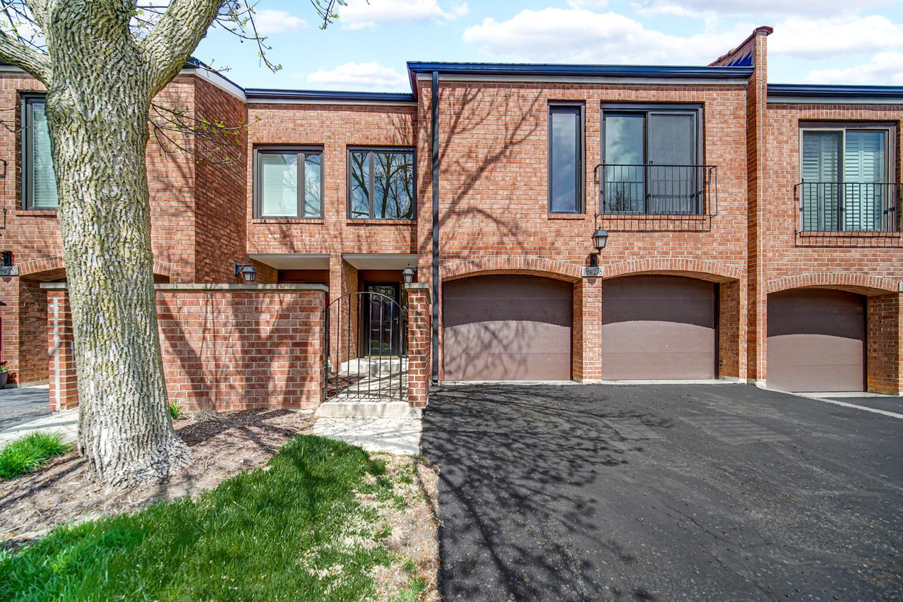19W278 Governors Tr., Oak Brook, IL 60523