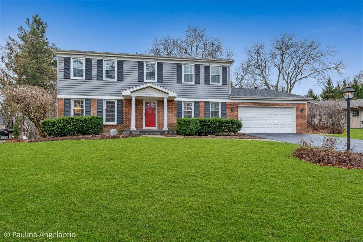 590 Red Barn Ln., Barrington, IL 60010