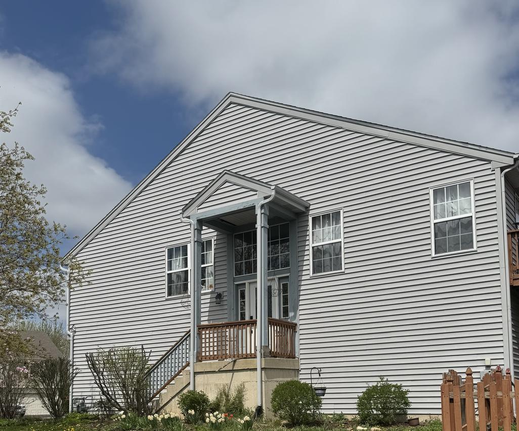 99 Seton Creek Dr., Oswego, IL 60543