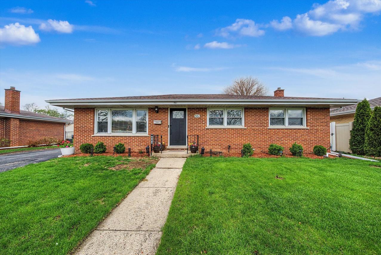 581 Welter Dr., Wood Dale, IL 60191