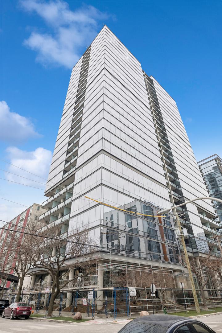 860 W Blackhawk St. #1504, Chicago, IL 60642