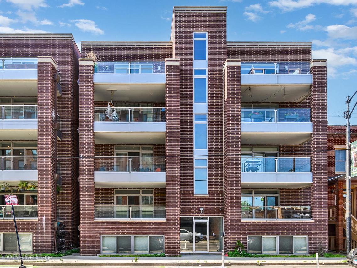 2707 W Belmont Ave. #4W, Chicago, IL 60618
