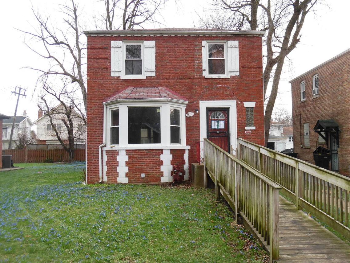 9601 S Charles St., Chicago, IL 60643