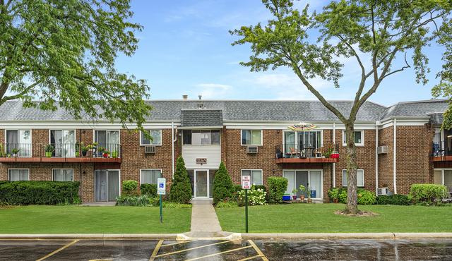 10369 Dearlove Rd. #2A, Glenview, IL 60025