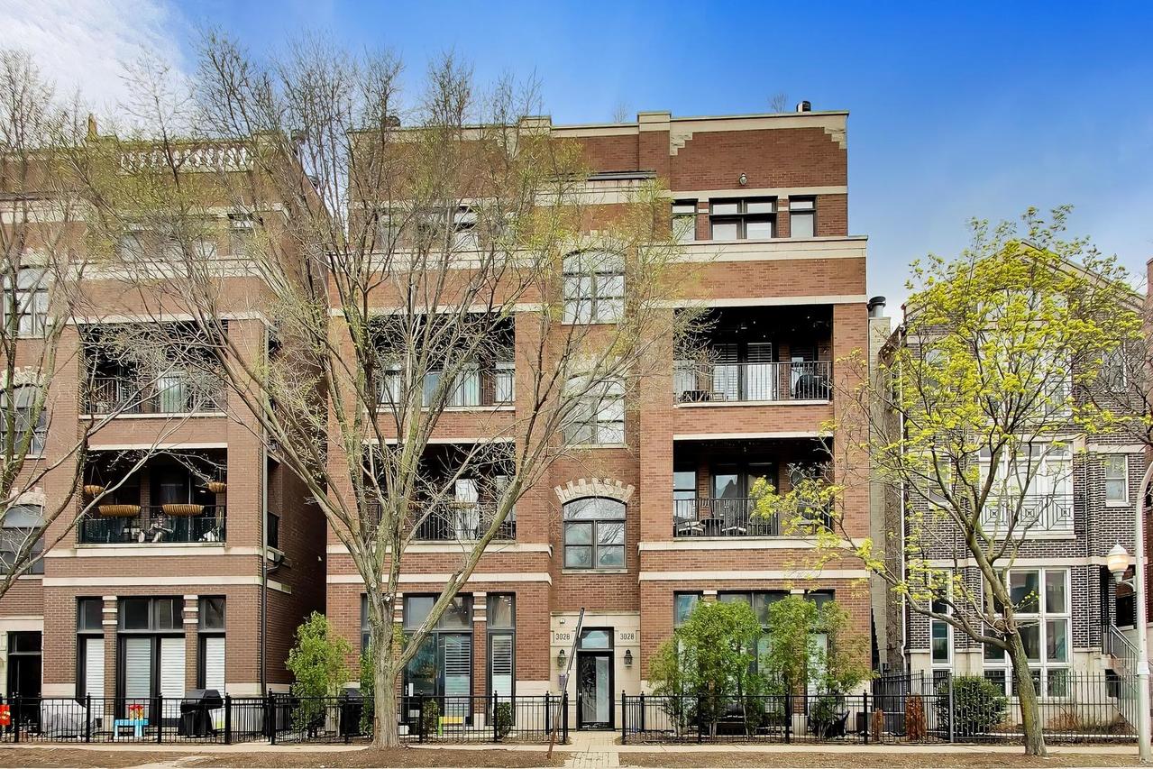 3028 N Sheffield Ave. #4S, Chicago, IL 60657