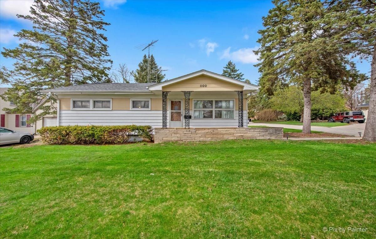 1100 W Highland Ave., Elgin, IL 60123