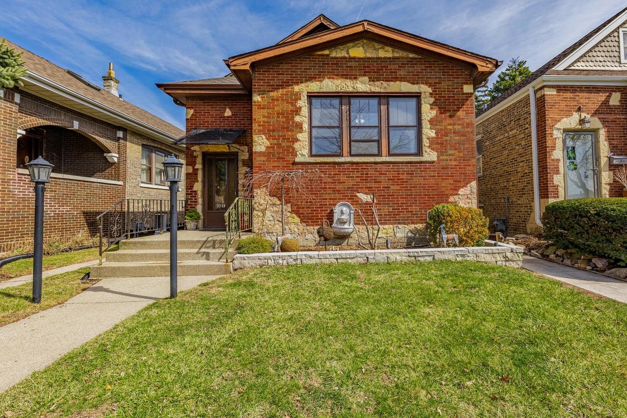 3739 Wenonah Ave., Berwyn, IL 60402