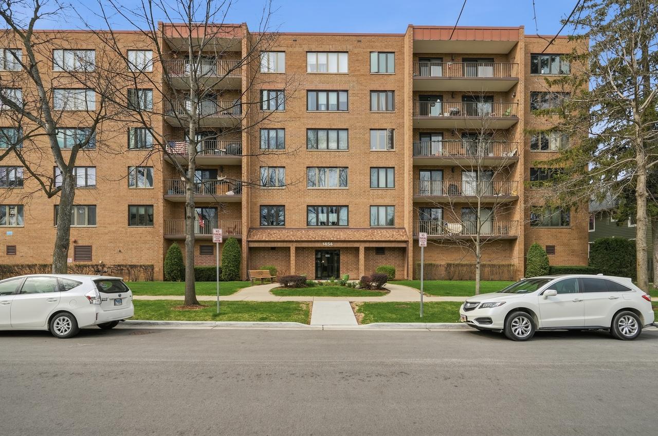 1454 Ashland Ave. #305, Des Plaines, IL 60016