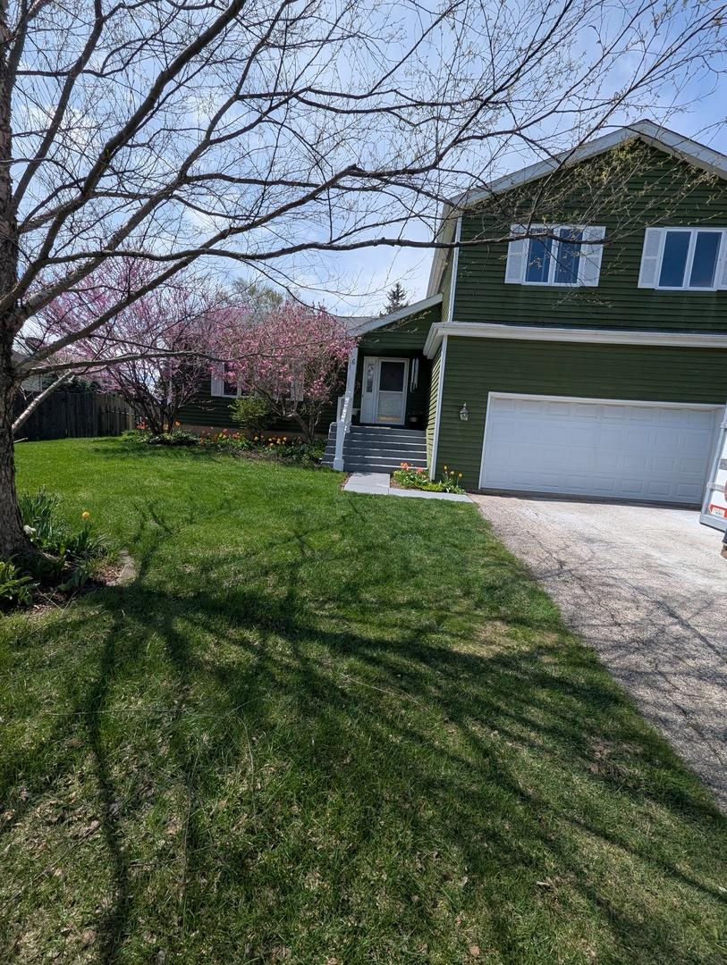 6 Crows Nest Ct., Third Lake, IL 60030