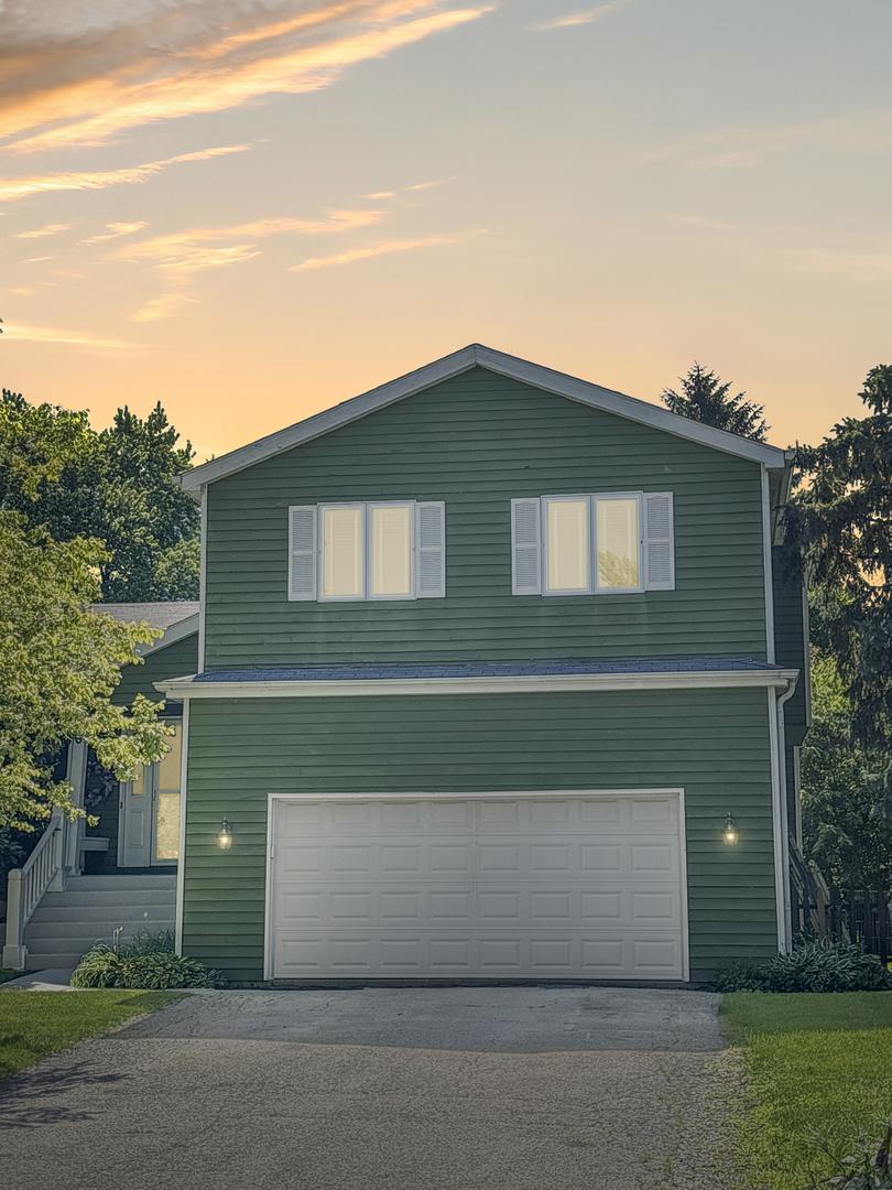 6 Crows Nest Ct., Third Lake, IL 60030