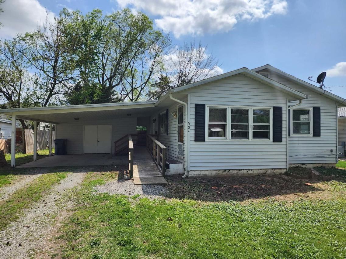 504 W 5th St., Benton, IL 62812