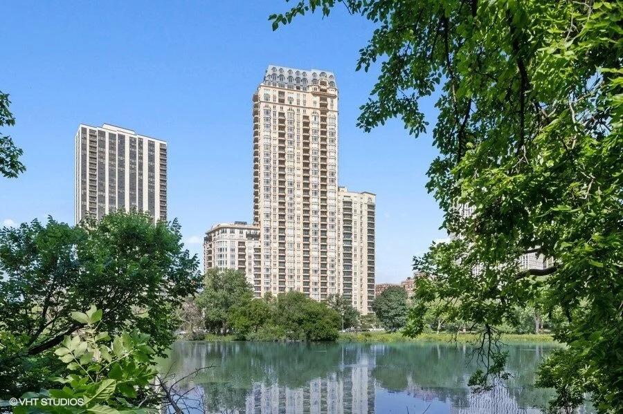 2550 N Lakeview Ave. #N2203, Chicago, IL 60614