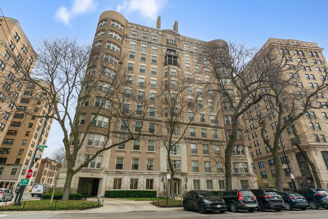 5490 S South Shore Dr. #2N, Chicago, IL 60615