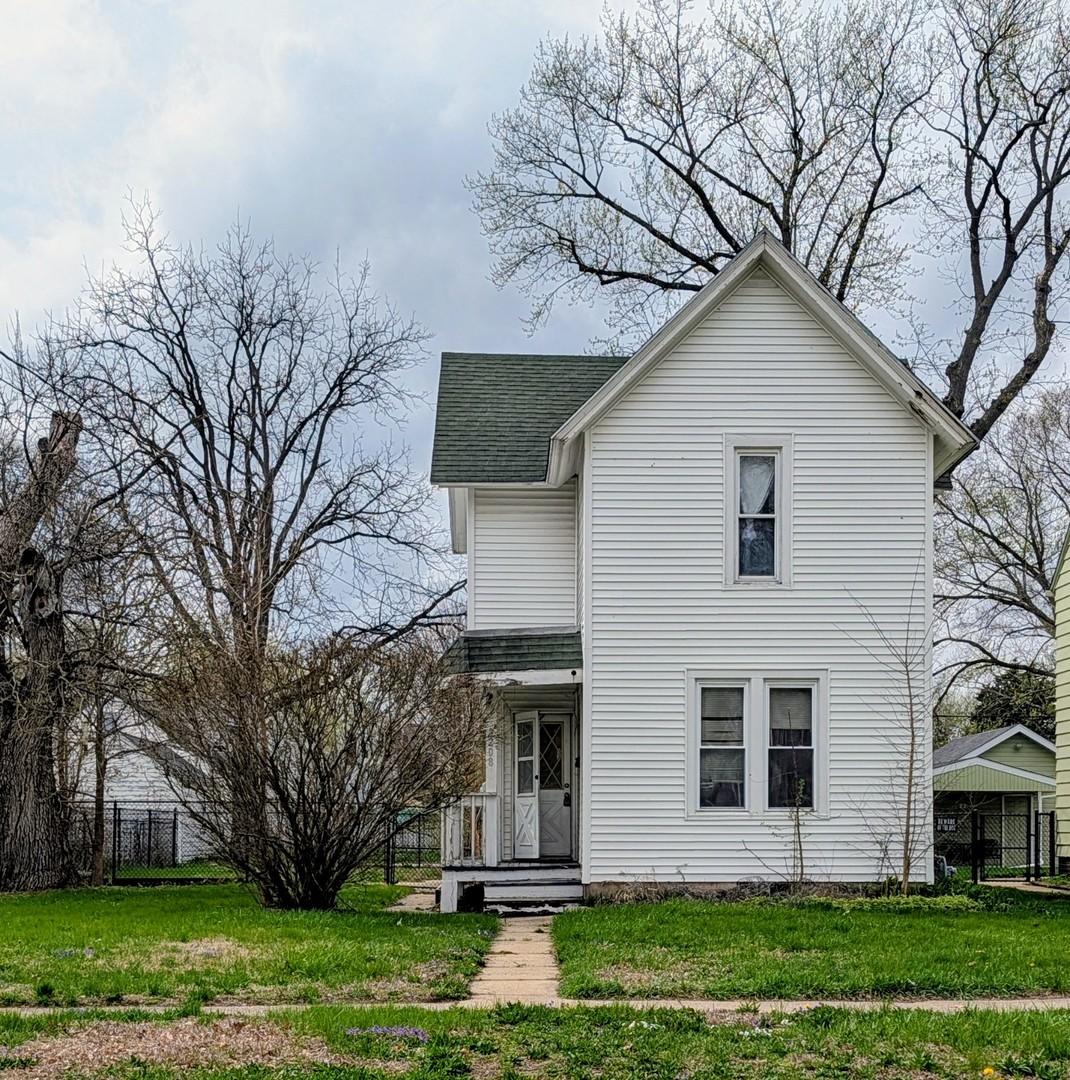 2208 N Court St., Rockford, IL 61103