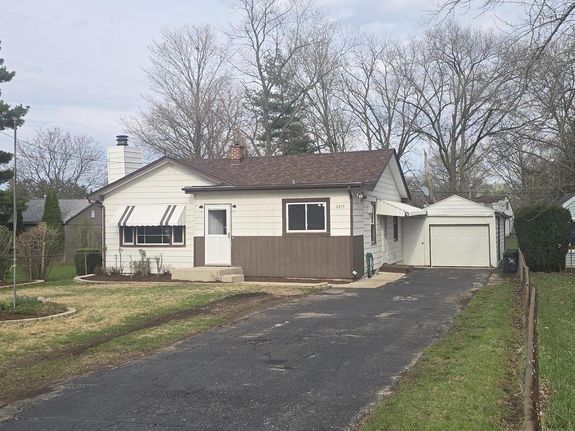 8315 N 2nd St., Machesney Park, IL 61115
